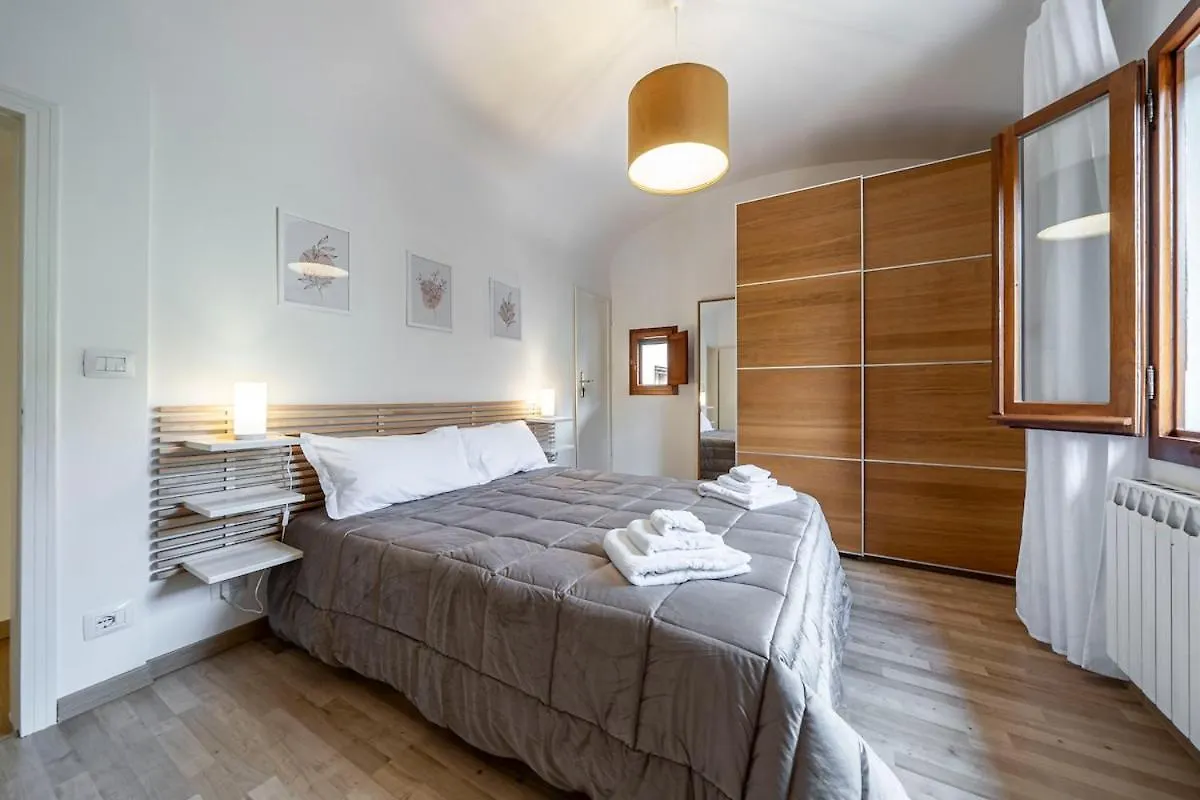 بيت للعطل City Centre - Beautiful Cottage With Garden بولونيا
