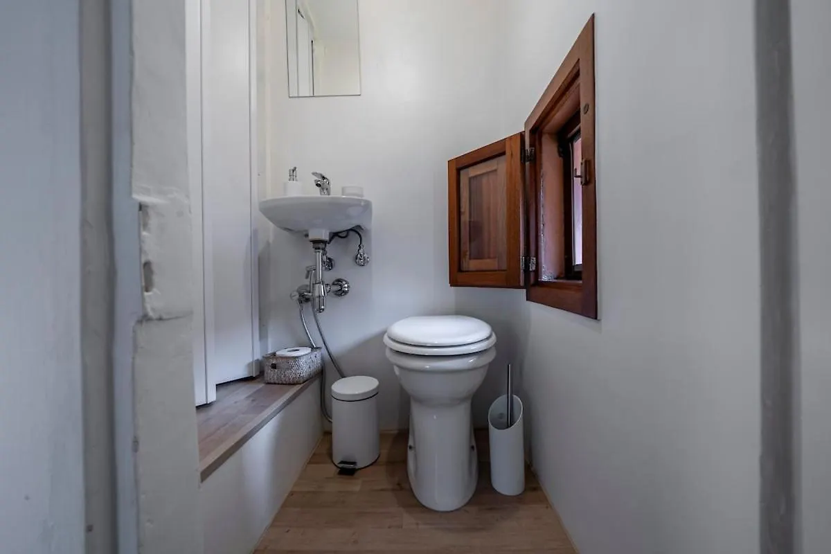 City Centre - Beautiful Cottage With Garden بولونيا إيطاليا