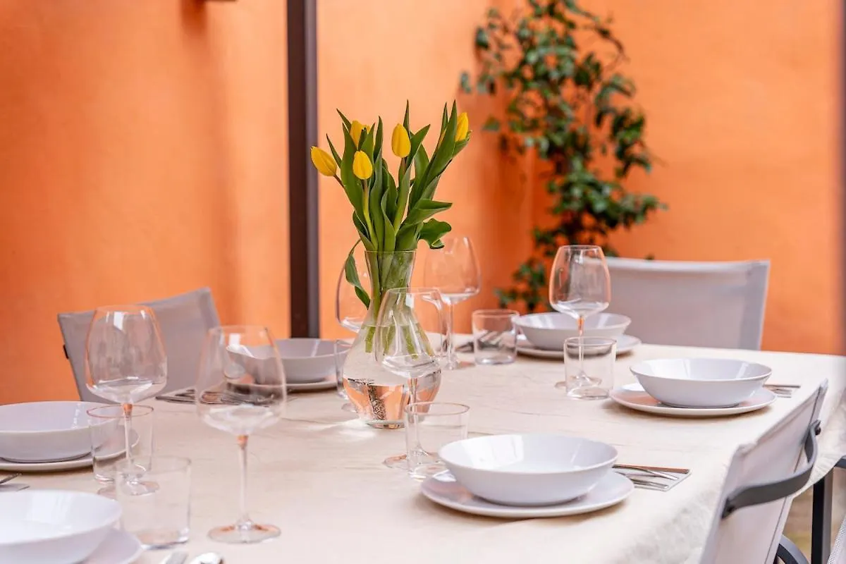 City Centre - Beautiful Cottage With Garden بولونيا بيت للعطل