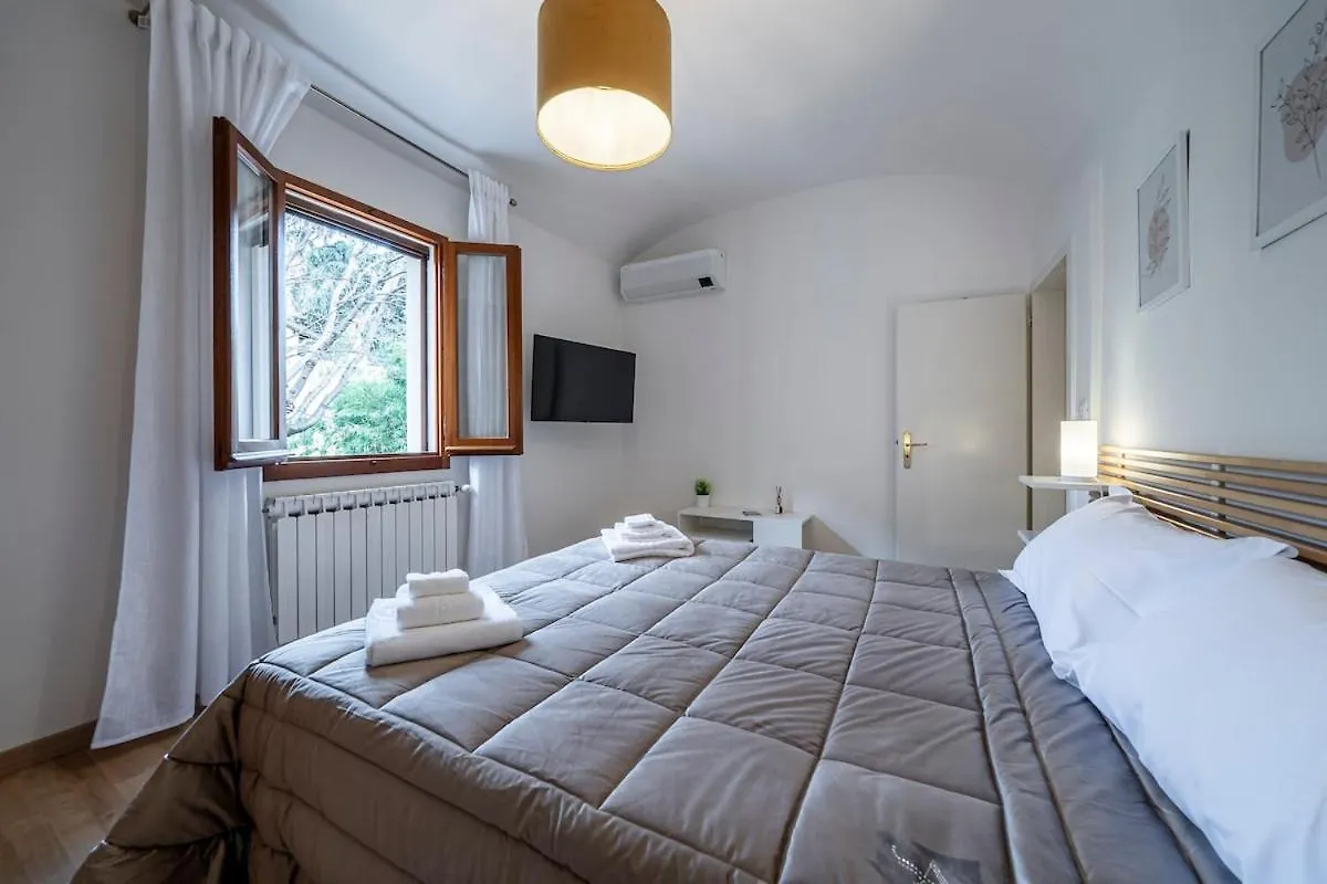 City Centre - Beautiful Cottage With Garden بولونيا إيطاليا